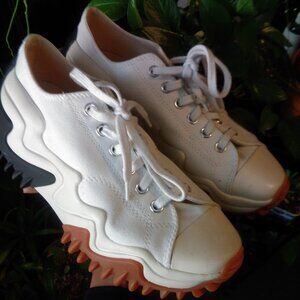 Converse Run Star Motion Women's size 9/Men's size 7.5 white low top